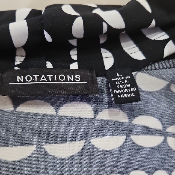 Notations Black and White Geometric Women's top. - Picture 4 of 4